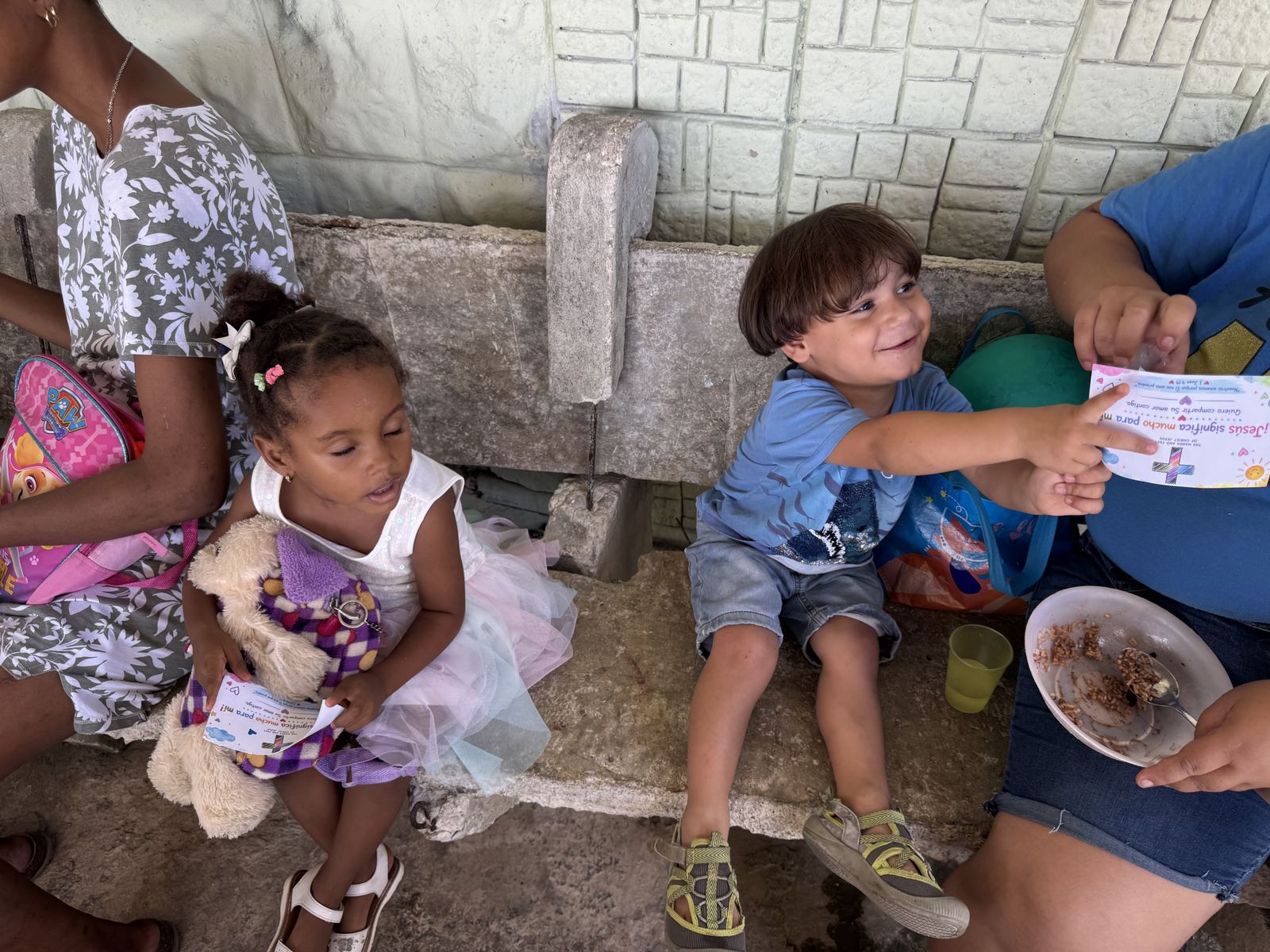 Feeding the Children — photo 15