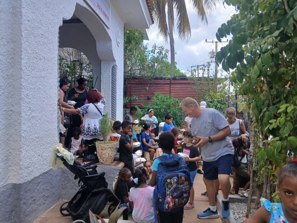 Feeding the Children — photo 2