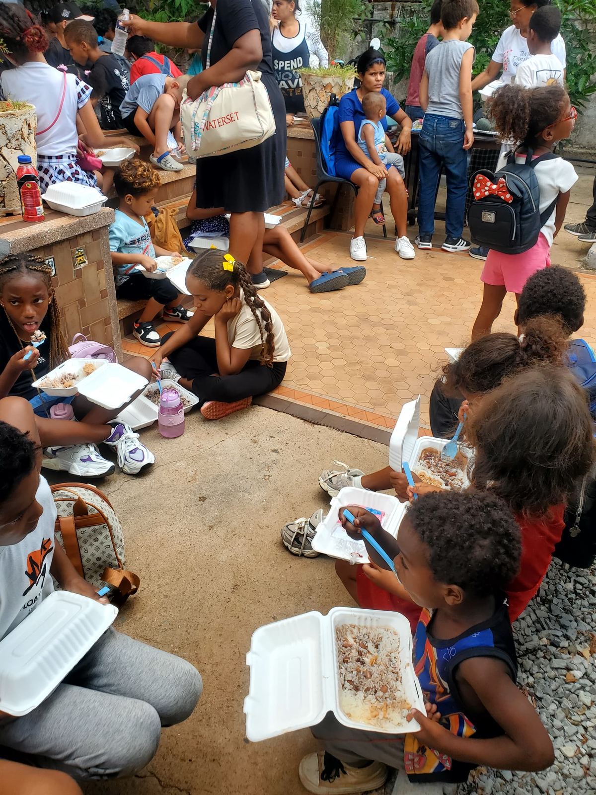 Feeding the Children — photo 20