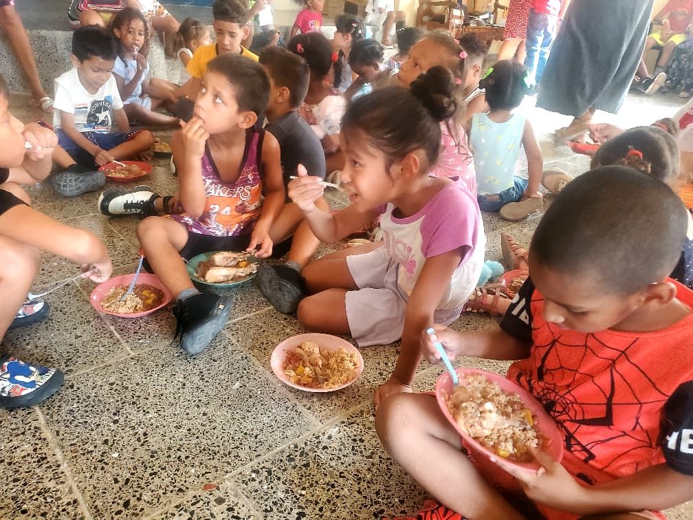 Feeding the Children — photo 25
