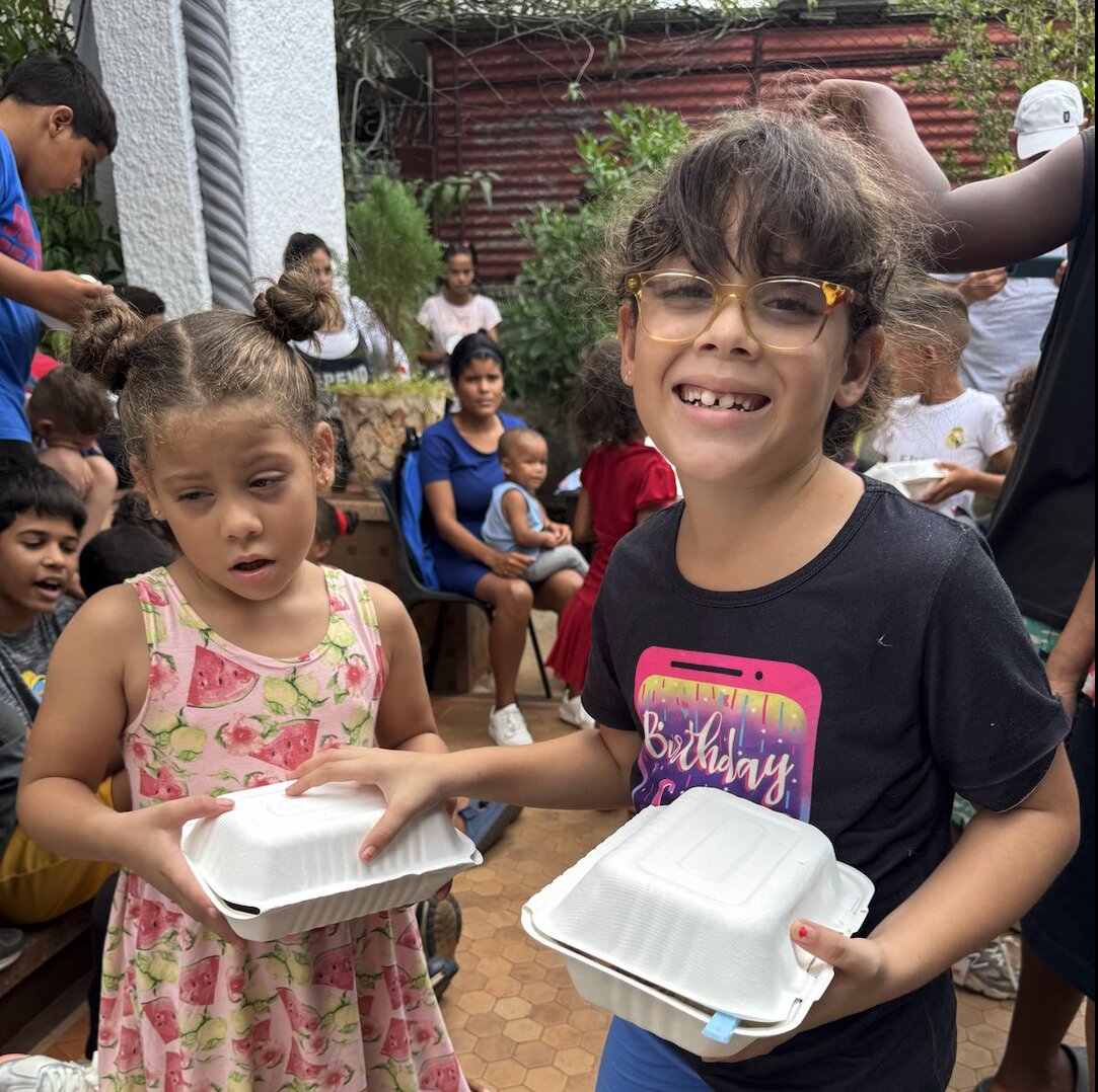 Feeding the Children — photo 33